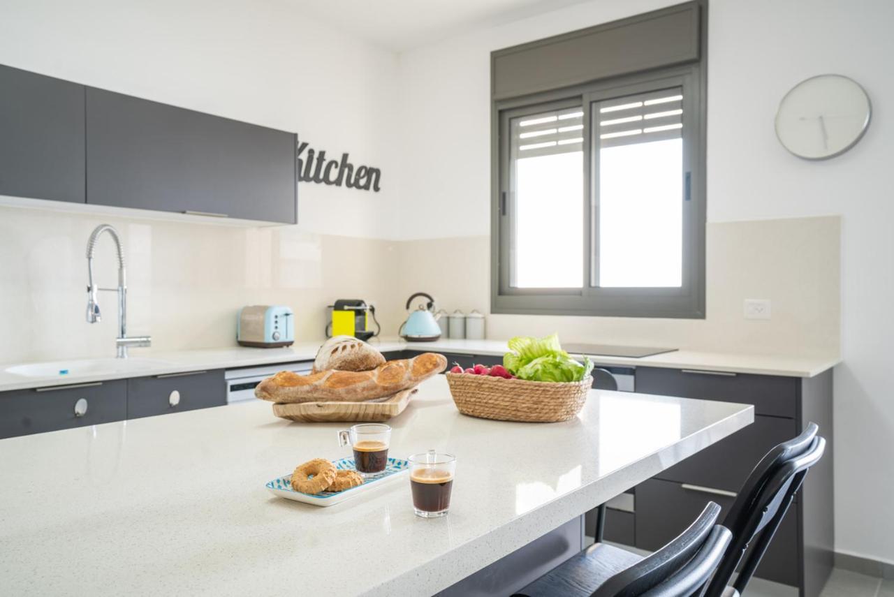 Modern Comfort Escape By Sea N' Rent Nahariya Luaran gambar